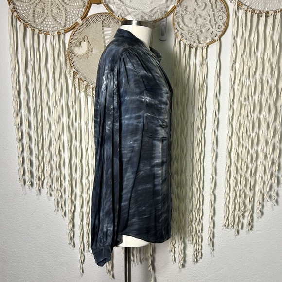 Raquel Allegra Blue Gray Long Sleeve Rayon Button Down Blouse Size 1/M - Picture 2 of 13